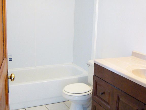 5th image of 7622 Plum St