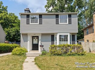 1139 Lakeside Dr SE, East Grand Rapids, MI
