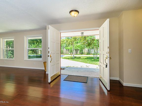 4th image of 11633 Gwynford Ln