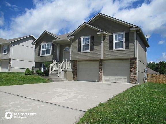 2nd image of 1604 NW High View Dr
