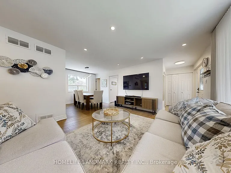 30 Paperbirch Dr — Photo 4