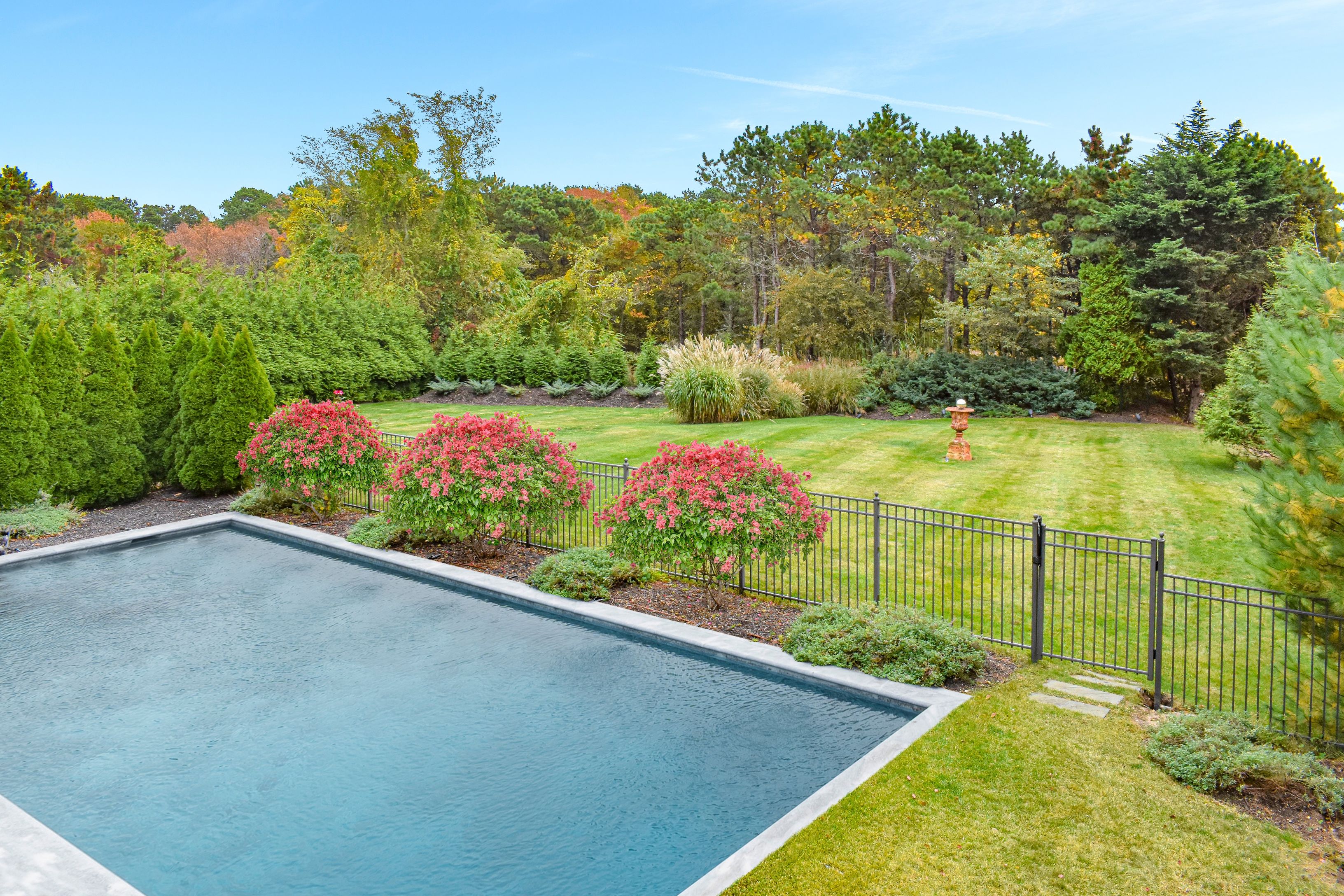 4 Blackwatch Ct, Southampton, NY 11968 Out East