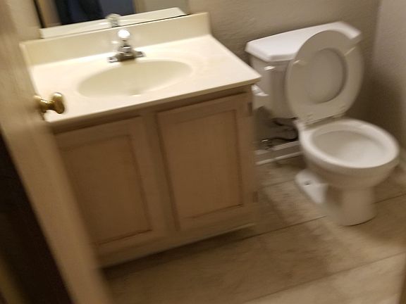 3rd image of 201 NE Sunshine St APT B