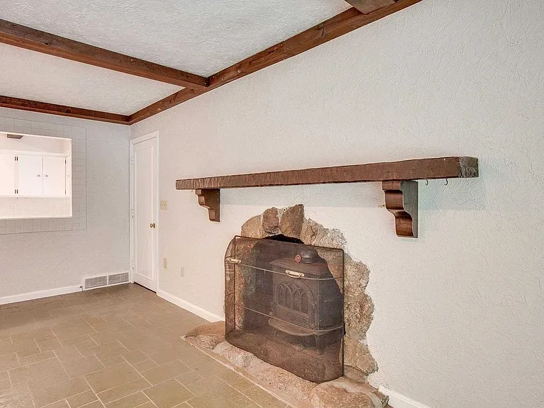 27 Buttonwood Rd — Photo 13