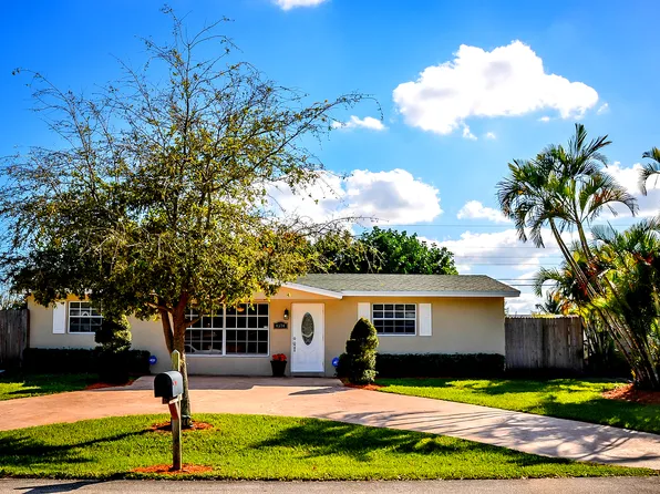 4374 Empress St, Palm Beach Gardens, FL 33410