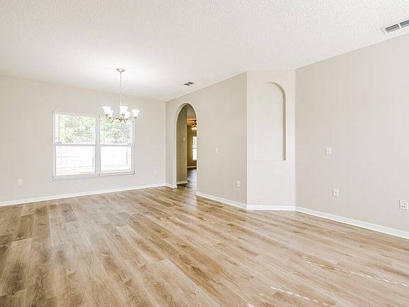 3rd image of 616 Maricopa Dr
