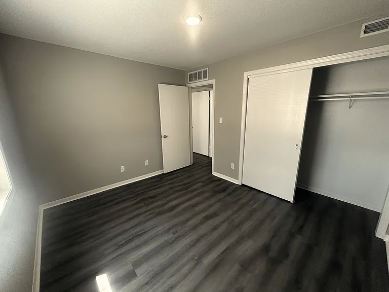 Willow Knolls Apartments — Photo 19