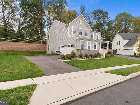 3rd image of 213 Sloan Dr