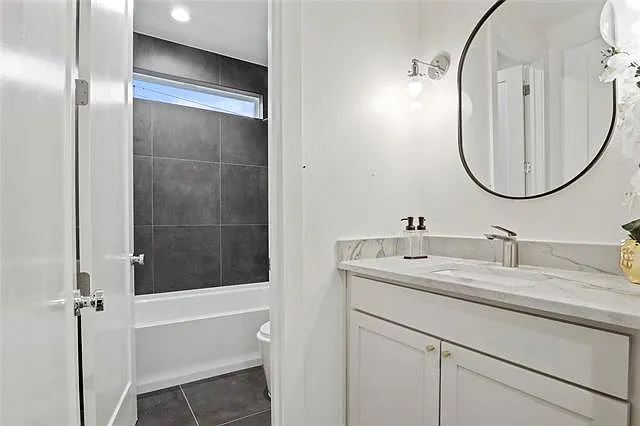 183 S Prairie Ave — Photo 24