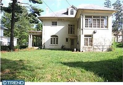 5th image of 5209 Woodbine Ave