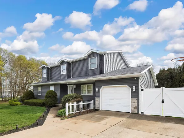 44 Crestwood Ln, North East, PA 16428