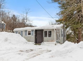 6 Henry Rd, Wales, MA 01081
