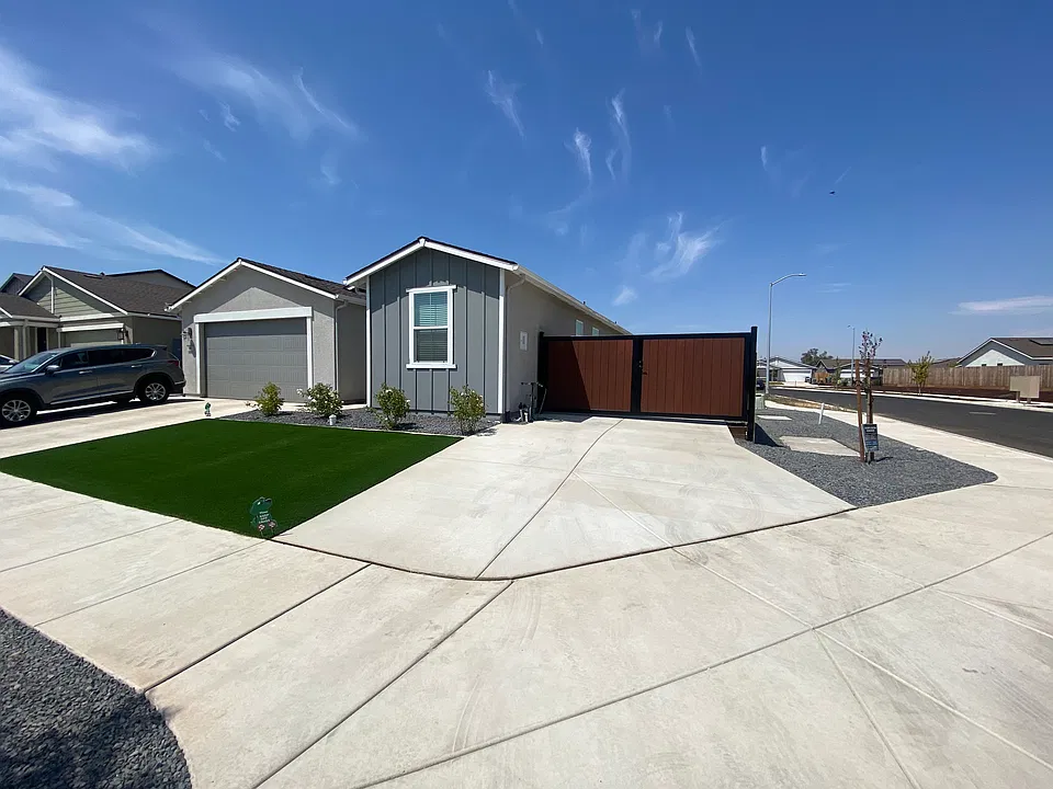 704 Stephanie Dr