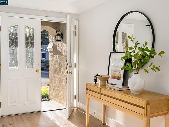 2nd image of 34 Pony Ct