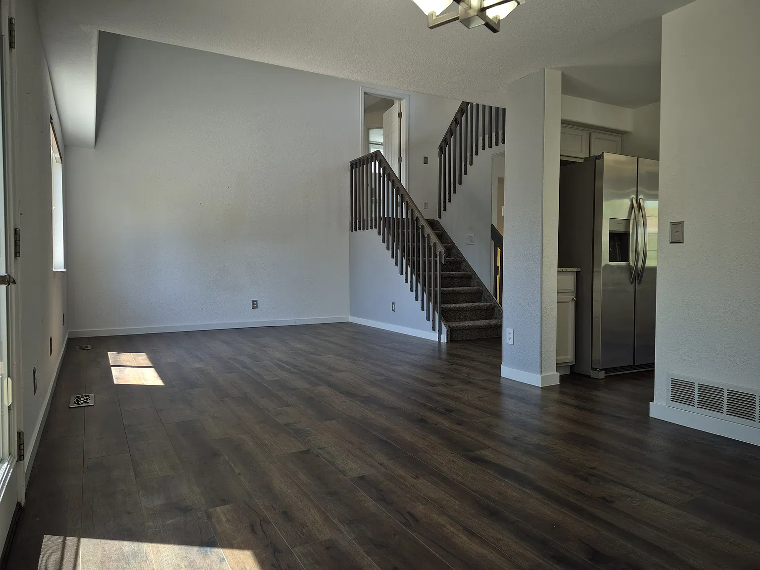 4 bed, 2633 sqft, $2,995 — Photo 3