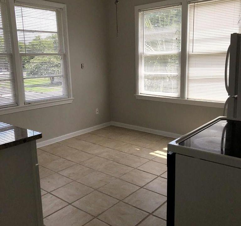 1st image of 852 Saint Clair St APT 2