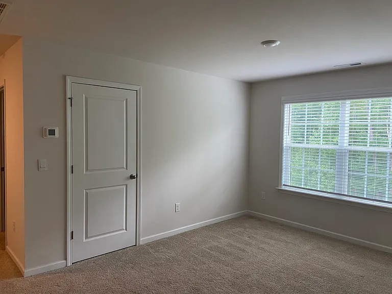 111 David Hill Dr — Photo 37