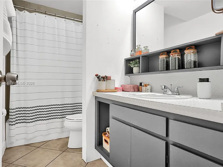 10786 N Kendall Dr #D18 — Photo 11