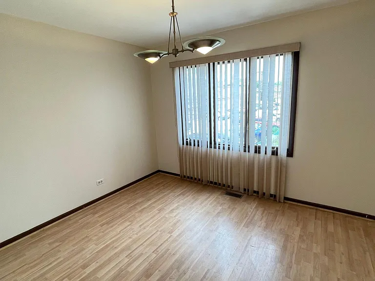 8020 N Kilpatrick Ave #D — Photo 13