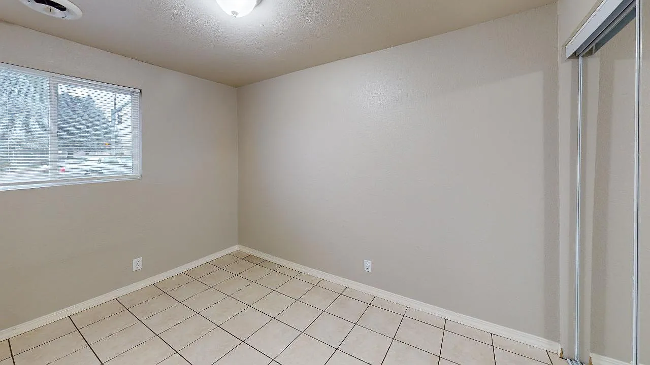 3 bed, $1,495 — Photo 3