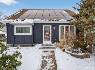 18 Cadbury Place, Naugatuck, CT 06770