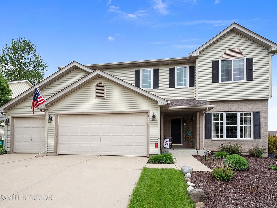 Welcome home to 1800 Redwood Lane!