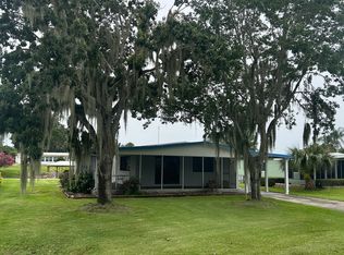 34333 Island Dr, Leesburg, FL 34788