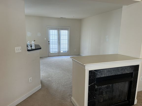 3rd image of 164 Mill Green Ave