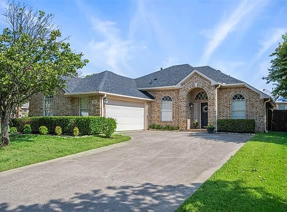 3rd image of 605 Cedarwood Dr