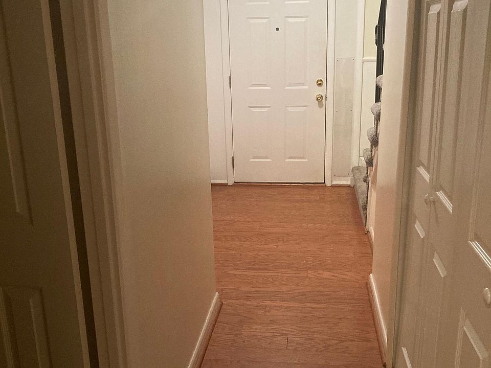 1st image of 83 Chestnut Dr