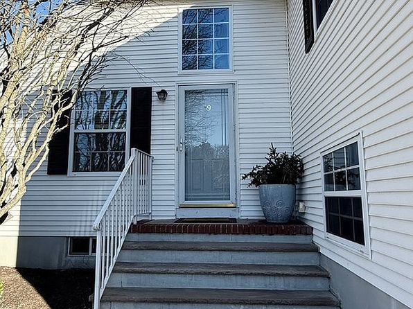59 Racquet Rd