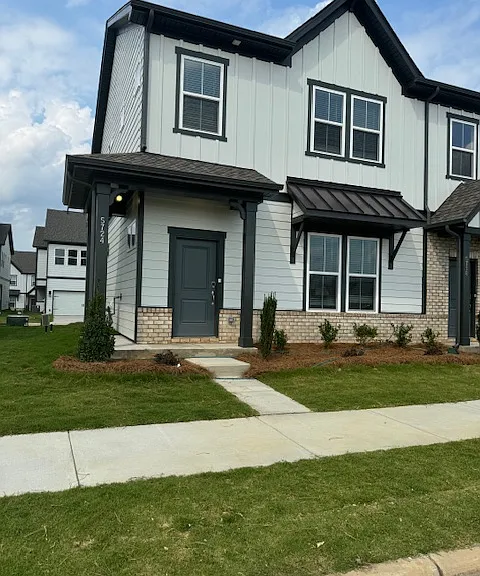 5724 Runnel Way — Photo 1