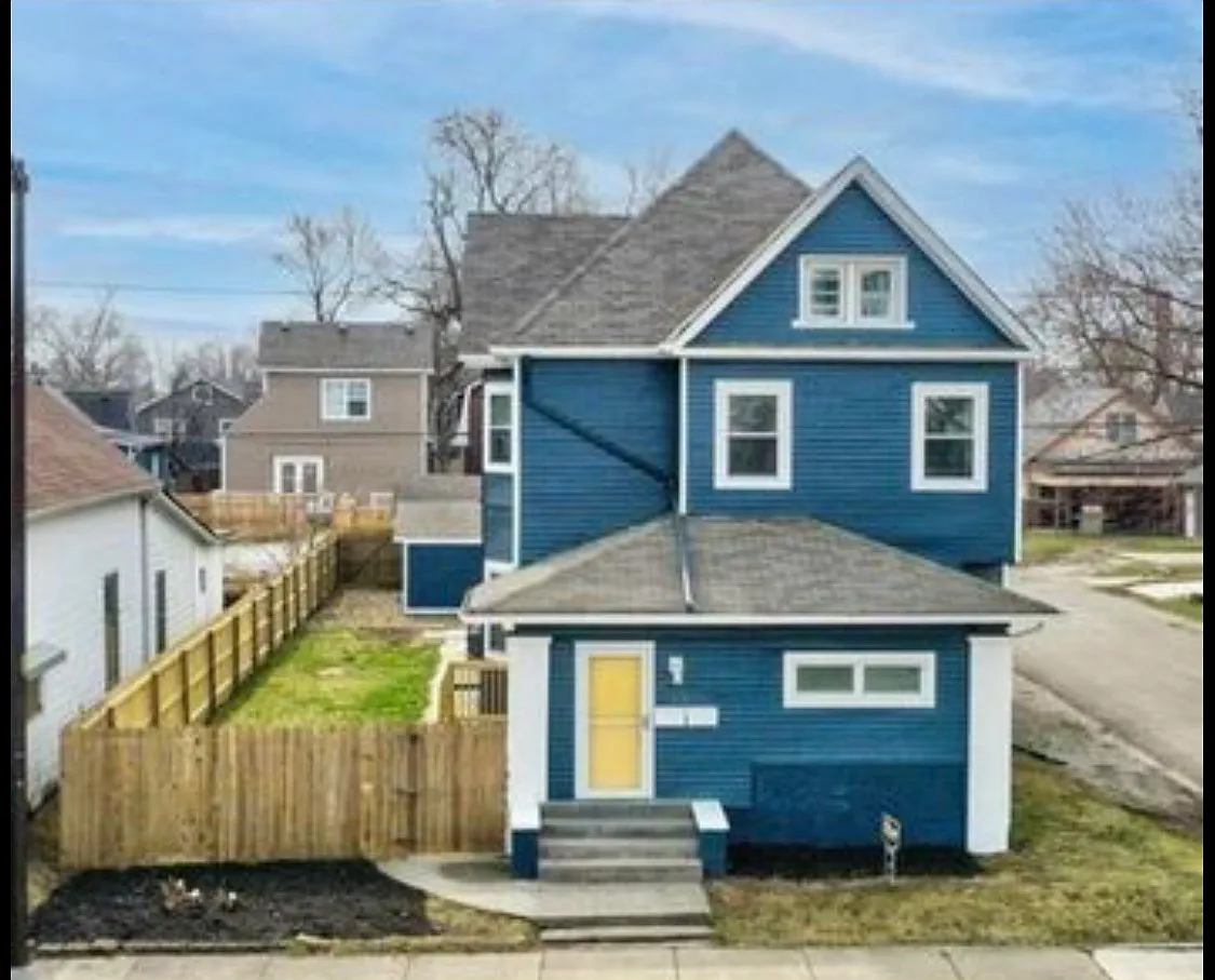 403 E Morris St — Photo 1