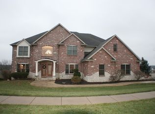 1219 Scenic Hill Ln, De Witt, IA 52742