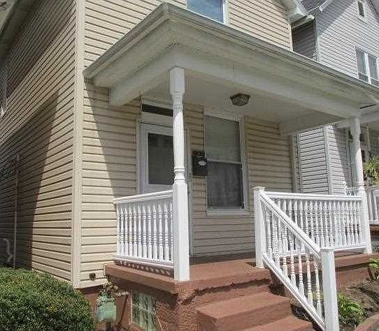 2nd image of 1222 Elm St