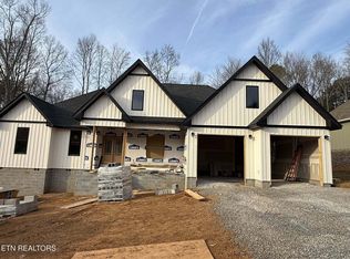 331 Shadows Lawn Dr, Athens, TN 37303