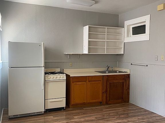 2nd image of 527 Cedar St APT 7