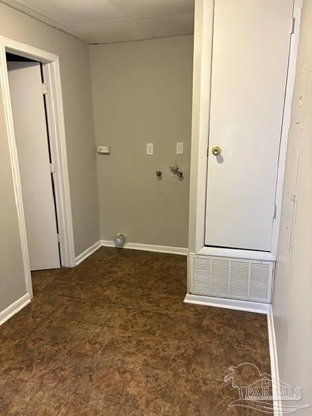 4 bed, 1.5 bath, 1025 sqft, $1,500 — Photo 4