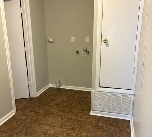 2709 N Davis Hwy — Photo 4