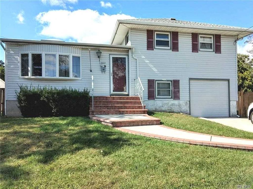 1st image of 2460 Margaret St