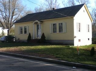 37 Chamberlain St, Rochester, NH 03867