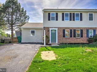 482 Crosswinds Dr, Lititz, PA 17543