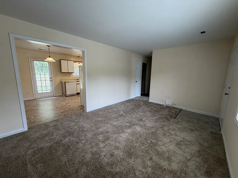 115 McConville Rd #B — Photo 2