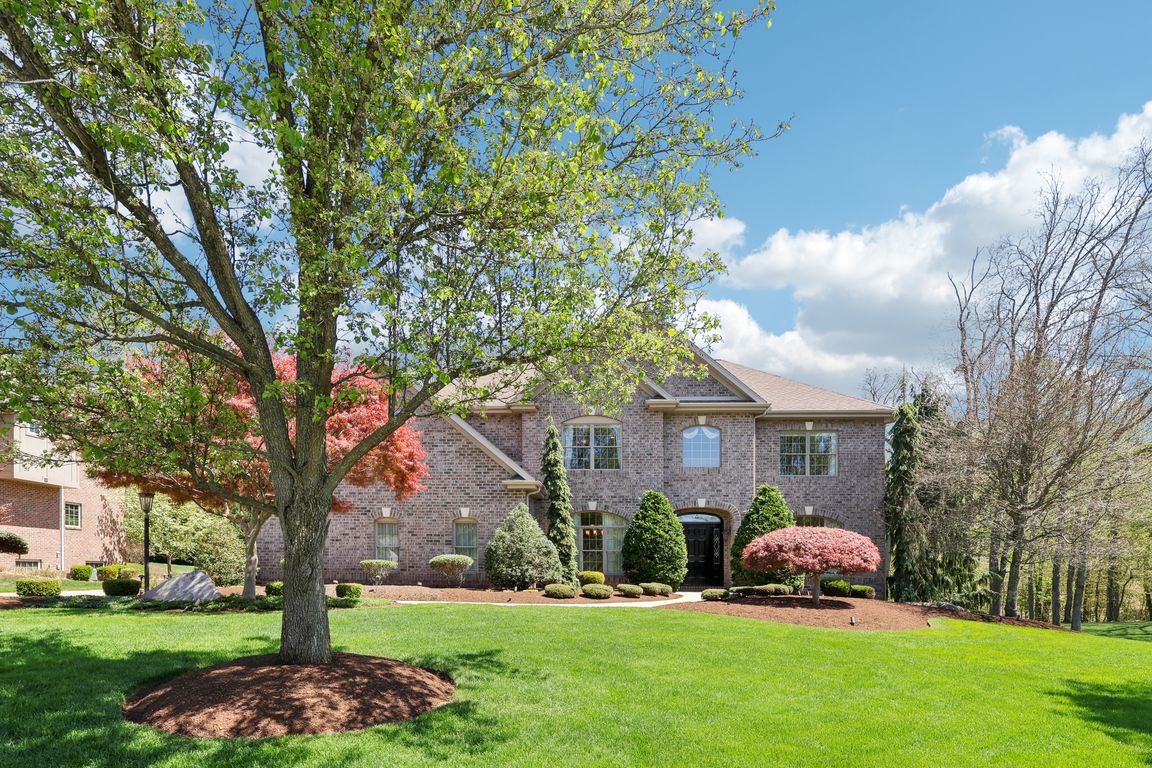 Forest Ridge Ct-2904-001.jpg