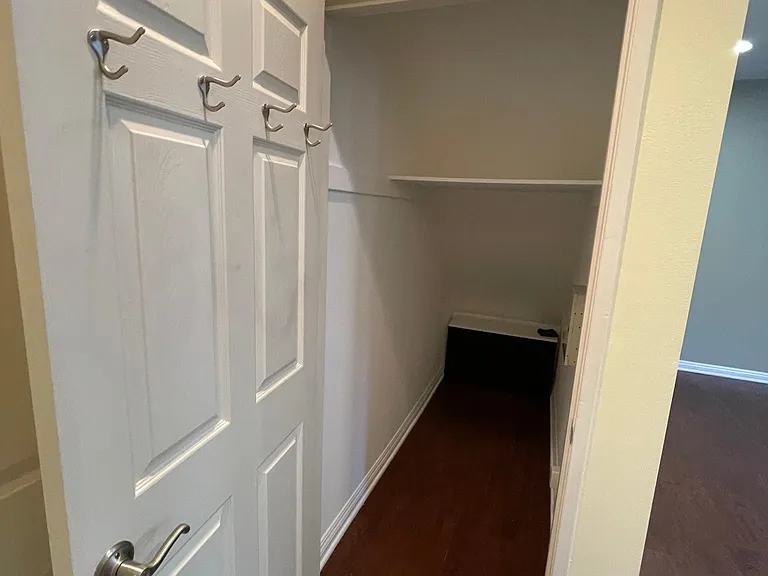 812 N Hudson Ave #105 — Photo 7
