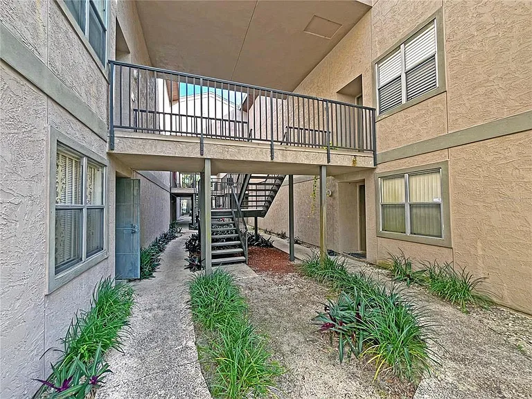4207 Winding Moss Trl #208 — Photo 2