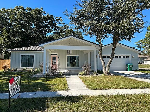 3rd image of 167 Oleander Dr