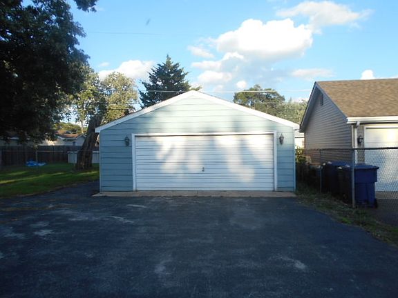 3rd image of 8723 S Moody Ave