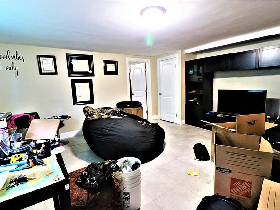 3rd image of 104 Harrison Ave APT 2