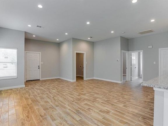 5th image of 706 Ezekial Ave